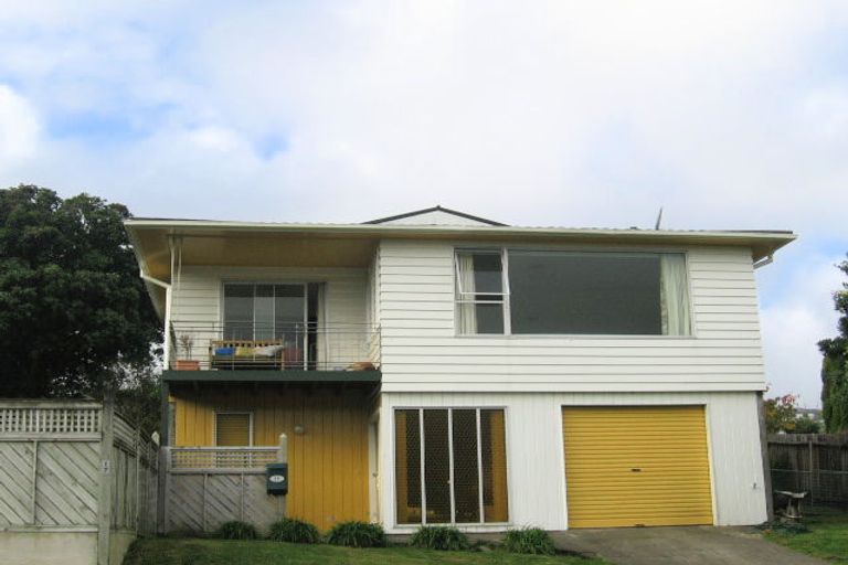 Photo of property in 17 Penryn Drive, Camborne, Porirua, 5026