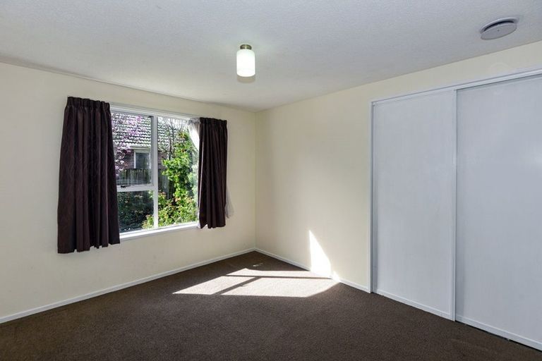 Photo of property in 16 Westmont Street, Ilam, Christchurch, 8041