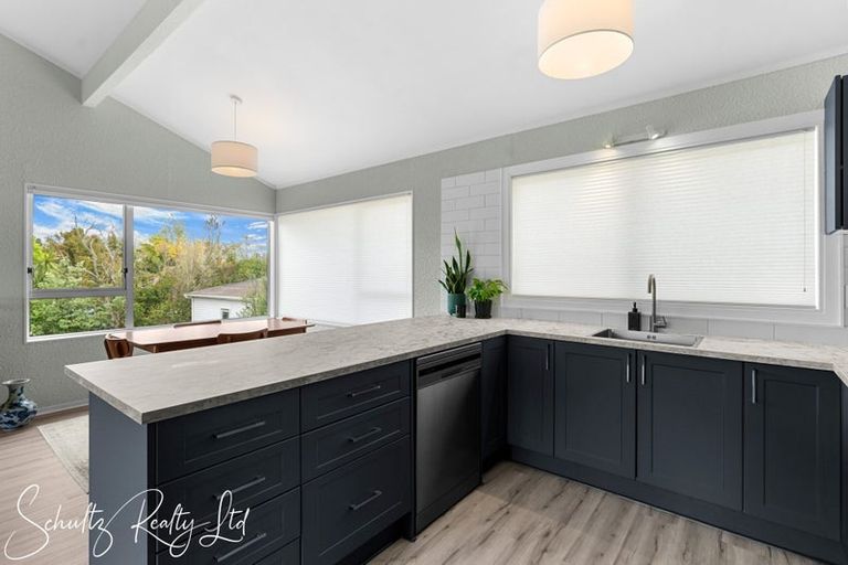 Photo of property in 15 Bickerstaffe Road, Maungaturoto, 0520