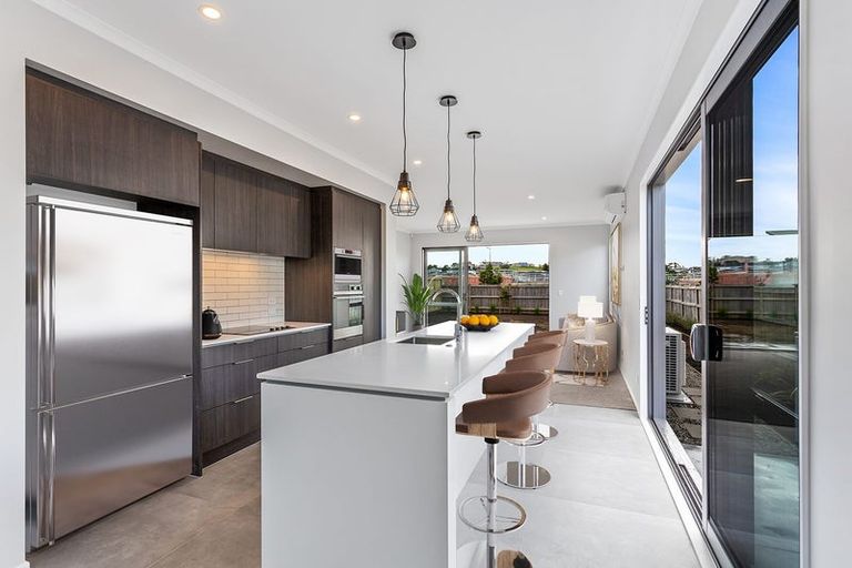 Photo of property in 26 Cambie Avenue, Red Beach, 0932