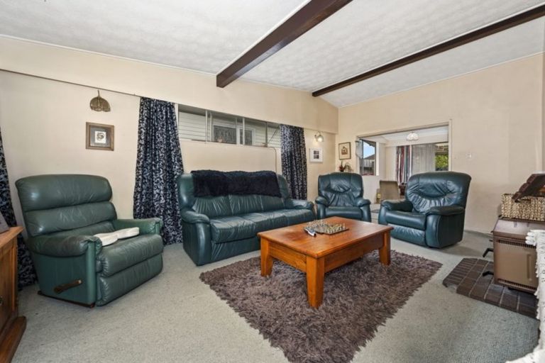 Photo of property in 5 Bonnie Glen Crescent, Ebdentown, Upper Hutt, 5018