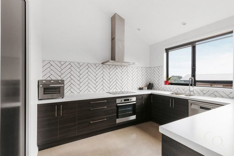 Photo of property in 310 Waitaha Road South, Welcome Bay, Tauranga, 3175