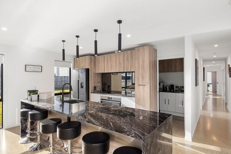 Photo of property in 5 Remutaka Lane, Carterton, 5713