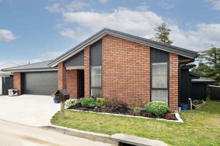 Photo of property in 19 Lily Way, Pyes Pa, Tauranga, 3112