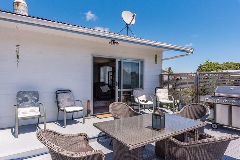 Photo of property in 4 Elder Grove, Paraparaumu, 5032