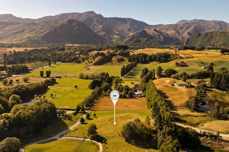Photo of property in 32 Hogans Gully Road, Arrowtown, 9371
