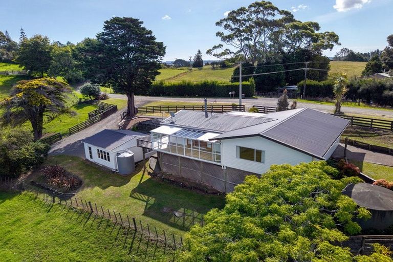 Photo of property in 76 Burne Road, Waitoki, Albany, 0794