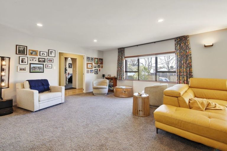 Photo of property in 1 Wakelin Place, Redwood, Christchurch, 8051