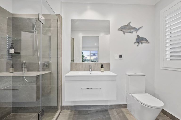 Photo of property in 134 Arran Point Parade, Orewa, 0931