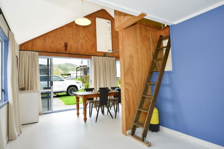 Photo of property in 140 Newcastle Street, Mahia, 4198