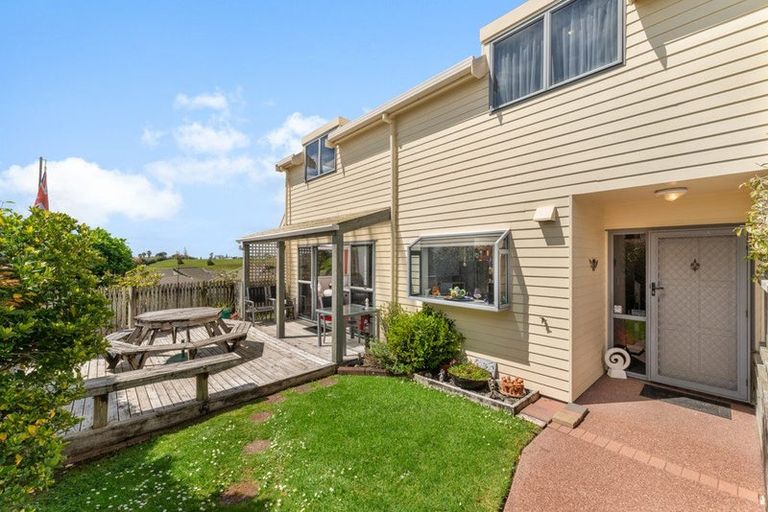 Photo of property in 7/485 Don Buck Road, Massey, Auckland, 0614