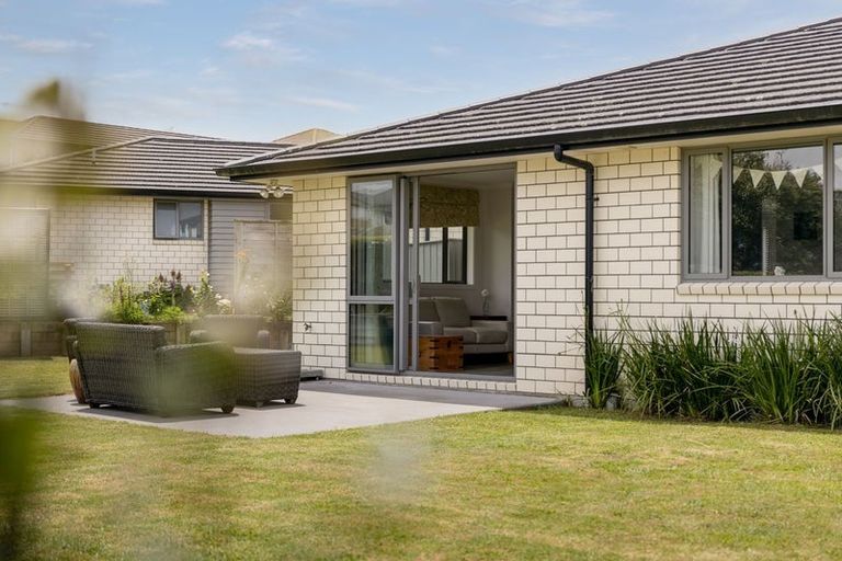 Photo of property in Waterview Estate, 8/4 Greystone Place, Omokoroa, 3114