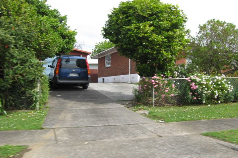 Photo of property in 19 Ilford Crescent, Mangere, Auckland, 2022
