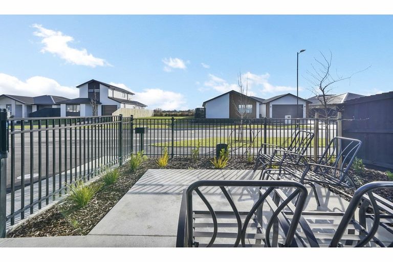 Photo of property in 10 Miromiro Street, Broomfield, Christchurch, 8042