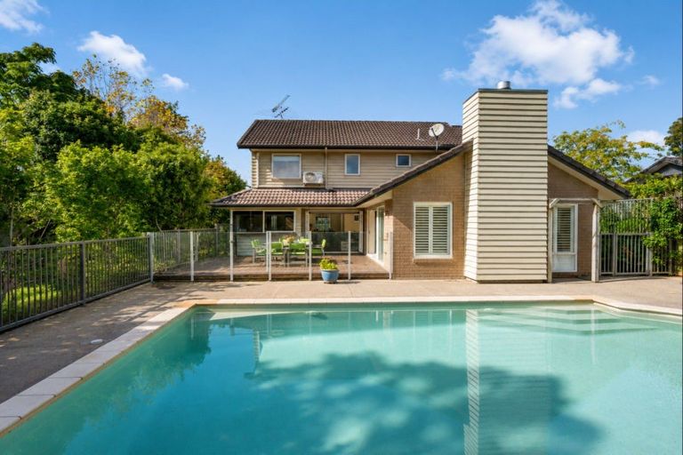 Photo of property in 5 Seymour Road, Mellons Bay, Auckland, 2014