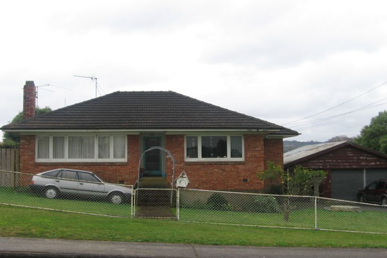 Photo of property in 13 Pratt Street, Papakura, 2110