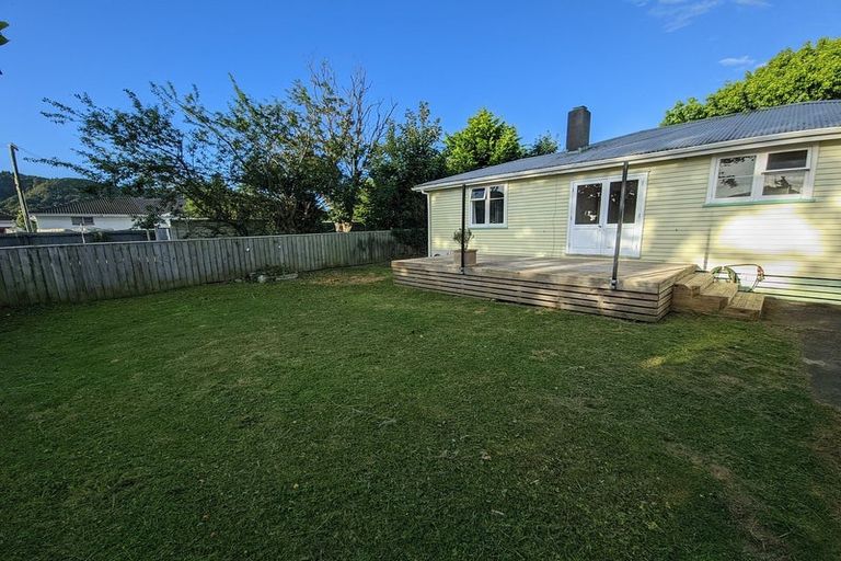 Photo of property in 17a Sandford Street, Trentham, Upper Hutt, 5018
