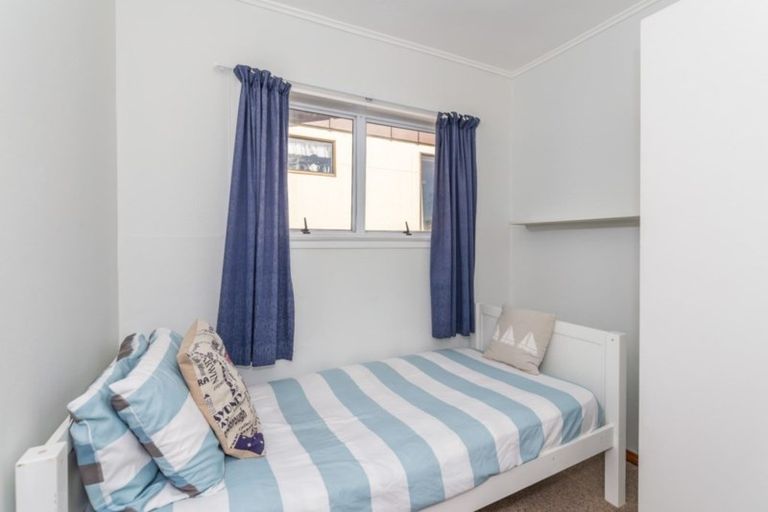 Photo of property in 19 Raukawa Street, Himatangi Beach, Foxton, 4891