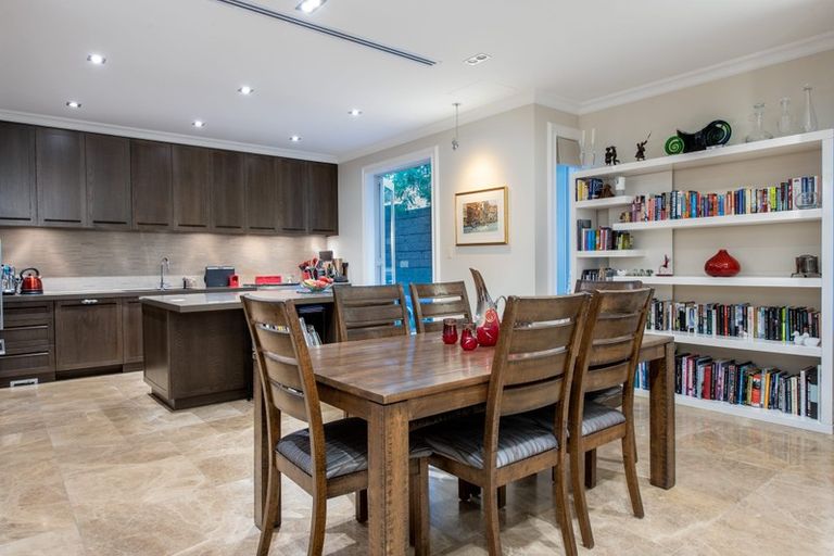 Photo of property in 14a Gibbons Road, Takapuna, Auckland, 0622