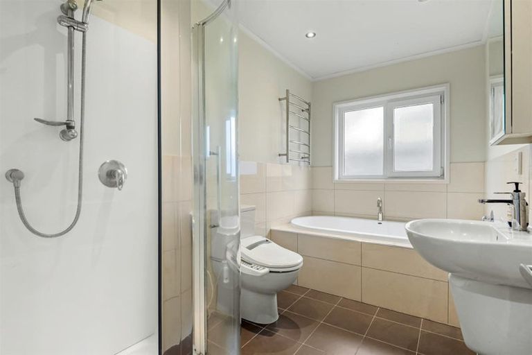 Photo of property in 42 Hart Road, Hauraki, Auckland, 0622