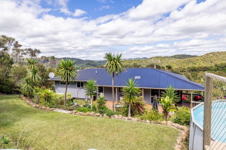 Photo of property in 8 Kaipatiki Rise, Haruru, 0204