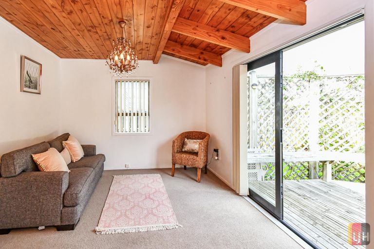 Photo of property in 15 Green Lane, Pukekohe, 2120