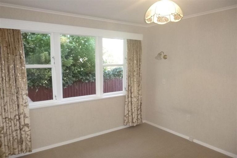Photo of property in 124 Cambridge Terrace, Fairfield, Lower Hutt, 5011