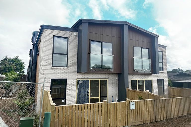 Photo of property in 8/9 Schnapper Rock Road, Greenhithe, Auckland, 0632