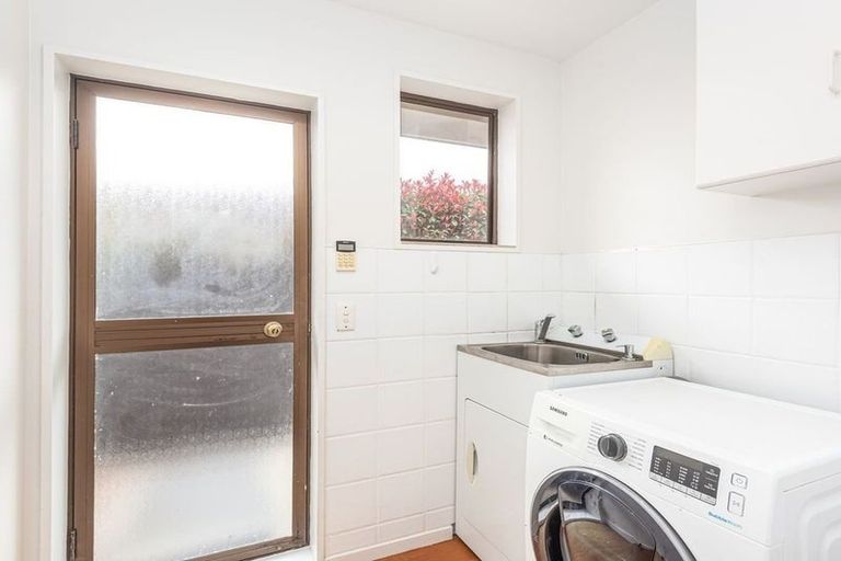 Photo of property in 18 Lowry Avenue, Redwood, Christchurch, 8051
