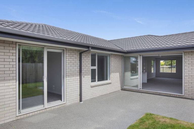 Photo of property in 12 Ciaran Close, Broomfield, Christchurch, 8042