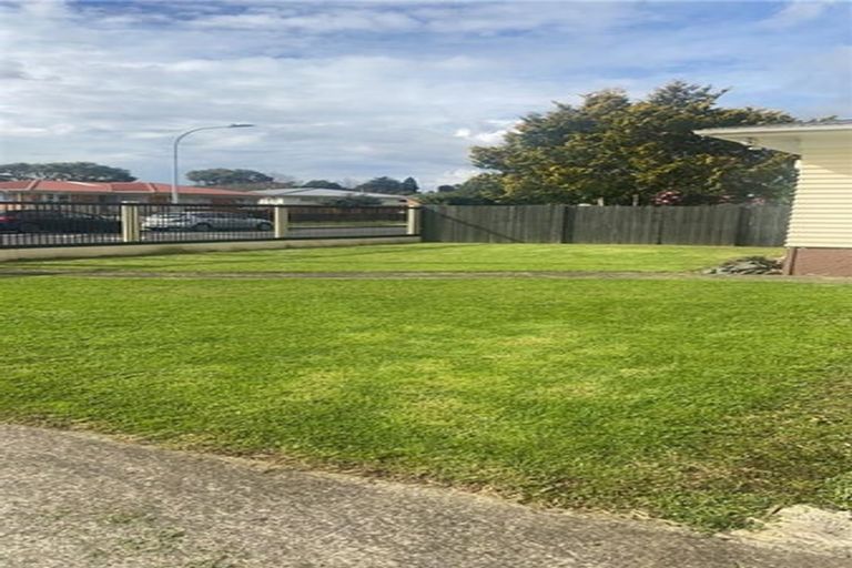 Photo of property in 76 Rosehill Drive, Rosehill, Papakura, 2113