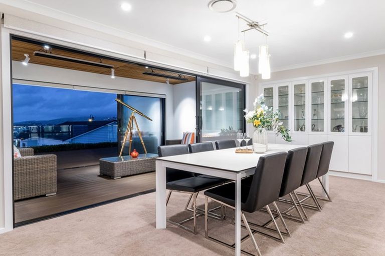 Photo of property in 14 Wangapeka Way, Aotea, Porirua, 5024