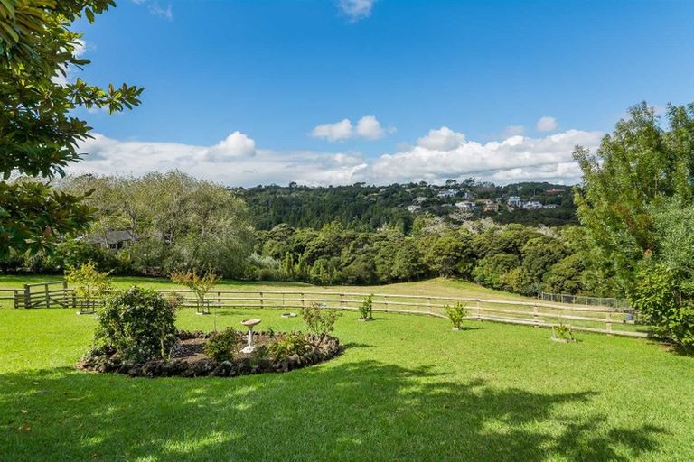 Photo of property in 22 Dene Court Lane, Greenhithe, Auckland, 0632