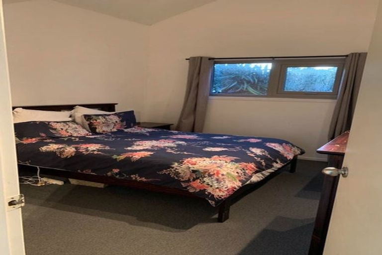 Photo of property in 12 Mckinley Road, Sunnyvale, Auckland, 0612