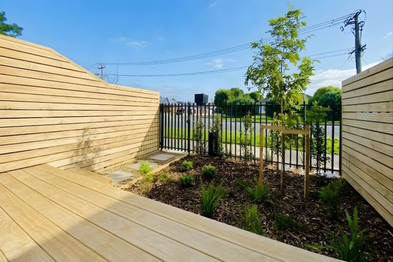 Photo of property in 588d Te Atatu Road, Te Atatu Peninsula, Auckland, 0610