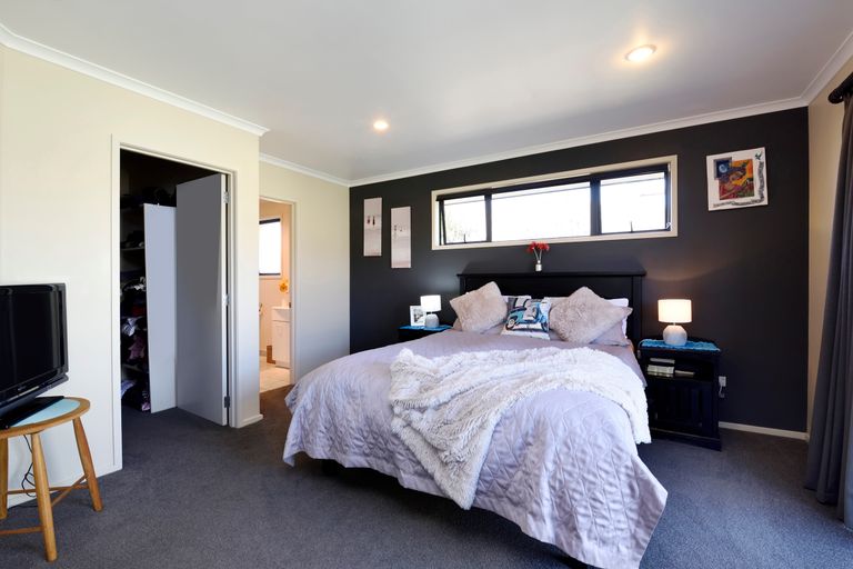 Photo of property in 35 Hollybush Drive, Brightwater, 7022