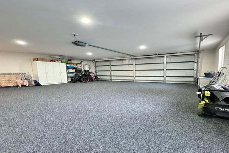 Photo of property in 8 Pakaraka Drive, Papakura, 2110