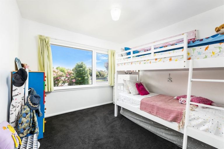 Photo of property in 18 Charlcott Street, Burnside, Christchurch, 8053