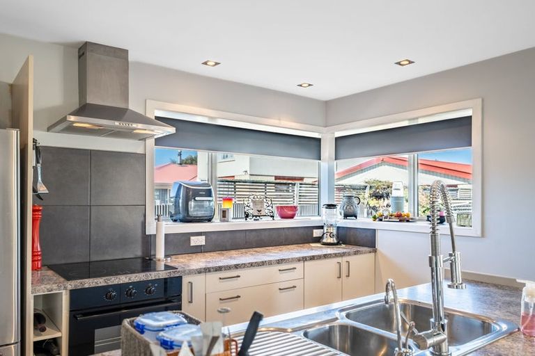 Photo of property in 14 Bideford Place, Dallington, Christchurch, 8061