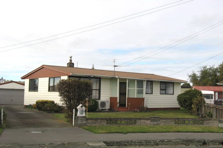Photo of property in 14 Virgil Place, Northcote, Christchurch, 8052