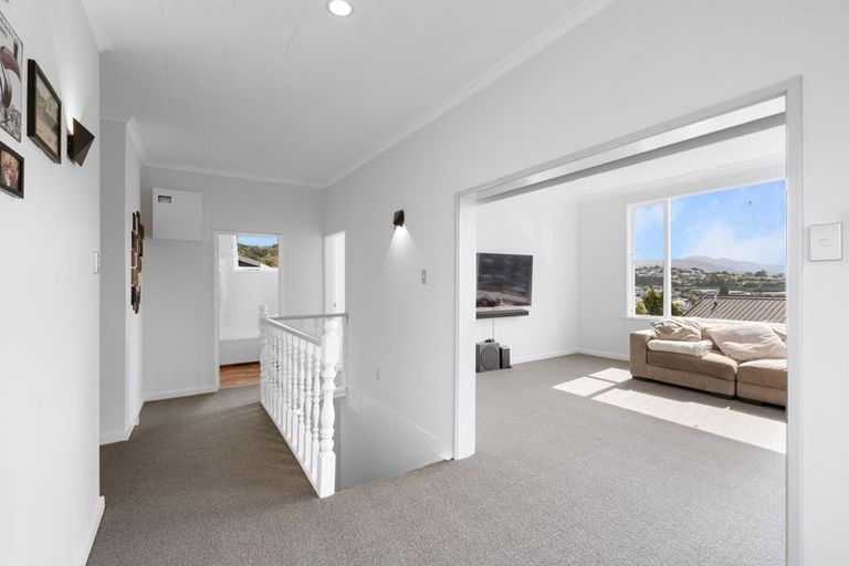 Photo of property in 33 Easther Crescent, Kew, Dunedin, 9012