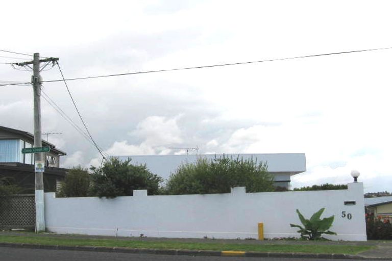 Photo of property in 1/50 Deep Creek Road, Torbay, Auckland, 0630