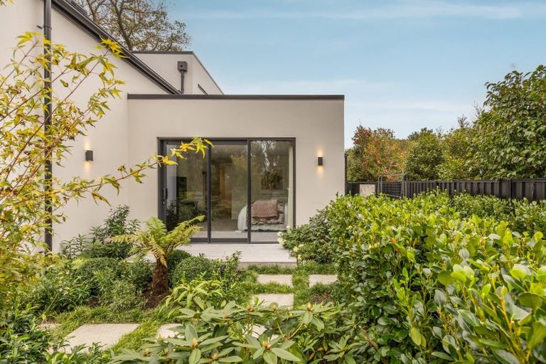 Photo of property in 16b Daresbury Lane, Fendalton, Christchurch, 8014