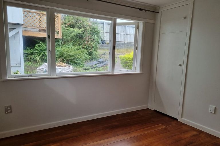 Photo of property in 602 East Coast Road, Pinehill, Auckland, 0630