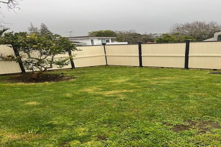 Photo of property in 1/16 Trafalgar Road, Milford, Auckland, 0620