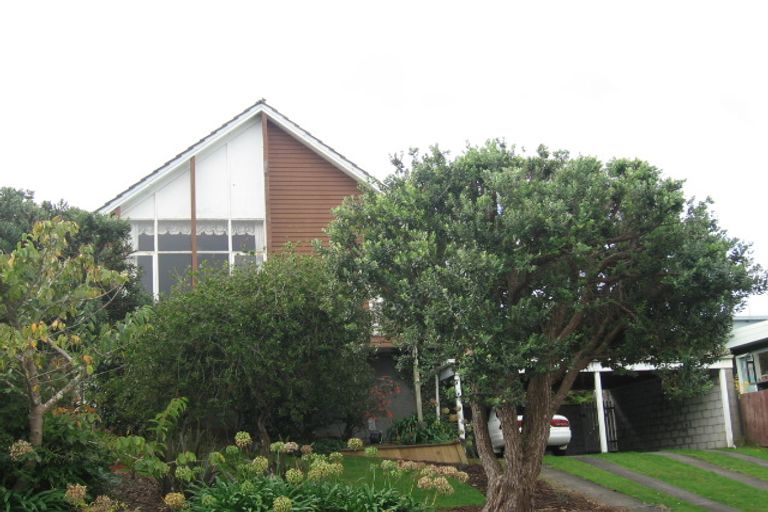 Photo of property in 13 Penryn Drive, Camborne, Porirua, 5026