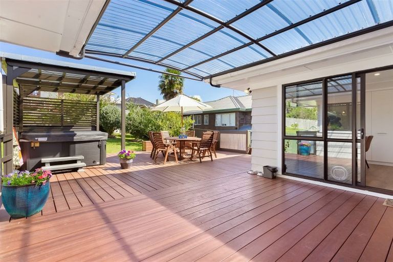 Photo of property in 21a Alexander Street, Cockle Bay, Auckland, 2014