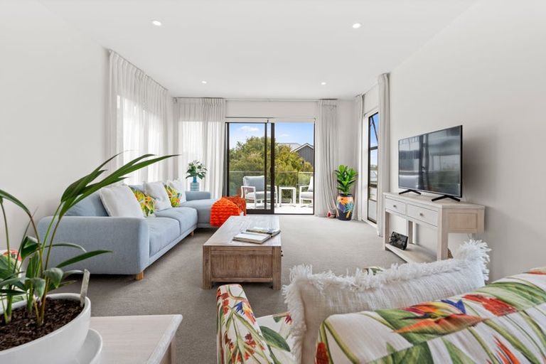 Photo of property in 3 Rockpool Road, Orewa, 0931