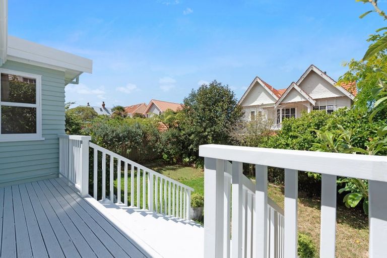 Photo of property in 16 Burnell Avenue, Thorndon, Wellington, 6011