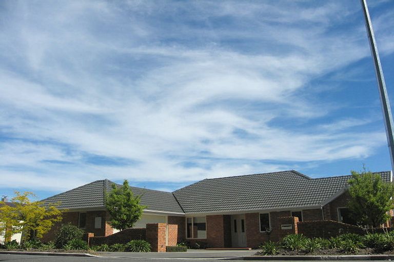 Photo of property in 140 Lake Terrace Road, Burwood, Christchurch, 8061